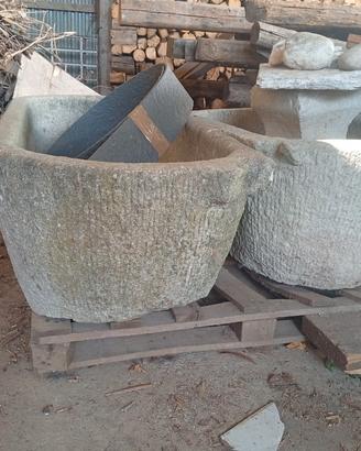 Vasca, fioriera, abbeveratoio in pietra antica