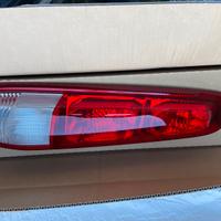Fanale post. Nissan X-Trail T30
