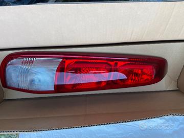 Fanale post. Nissan X-Trail T30