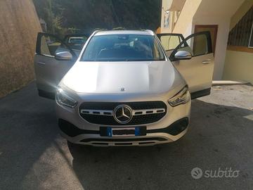 Mercedes GLA Premium Plus pari a nuovo