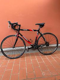 Bicicletta da corsa in carbonio