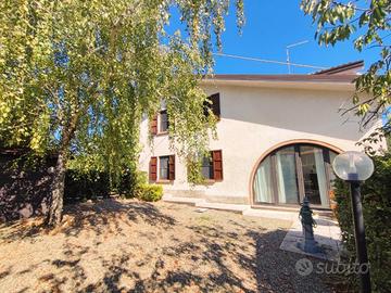 CASA INDIPENDENTE A DERNICE