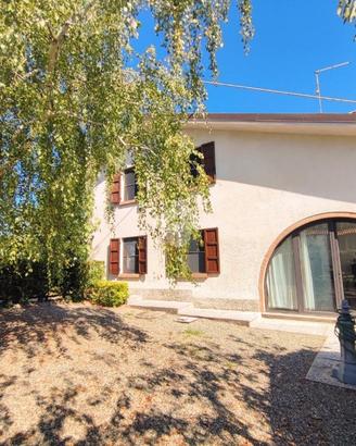 CASA INDIPENDENTE A DERNICE