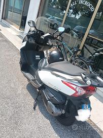 scooter Kymco 300i downtown 