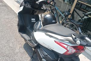 scooter Kymco 300i downtown 