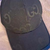 cappello nero Gucci