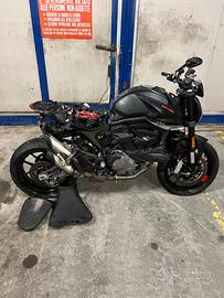 Ducati Monster 937 incidentata 2021