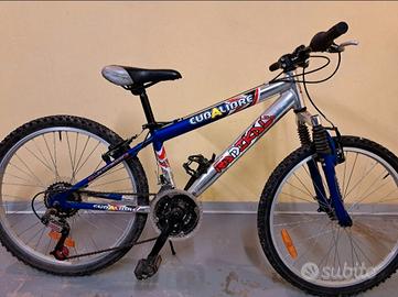 BICICLETTA MOUNTAIN BIKE 