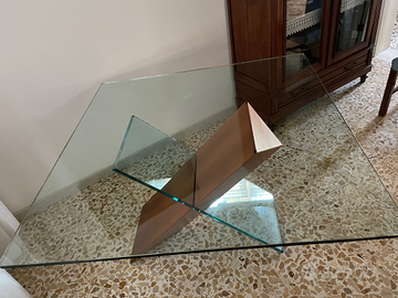 Tavolo in vetro