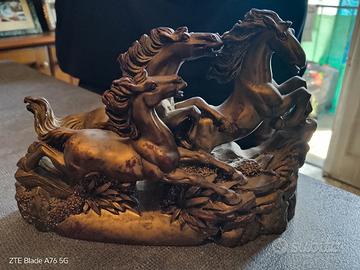 Statua cavalli al galoppo 