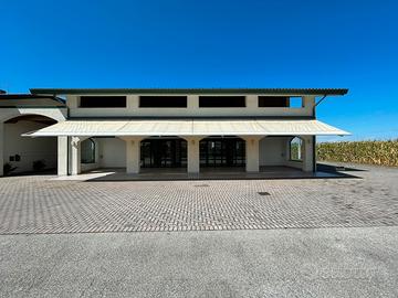 Magazzino negozio jesolo lido 200 mq PERMUTE