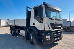 Iveco Stralis 310 ribaltabile trilaterale