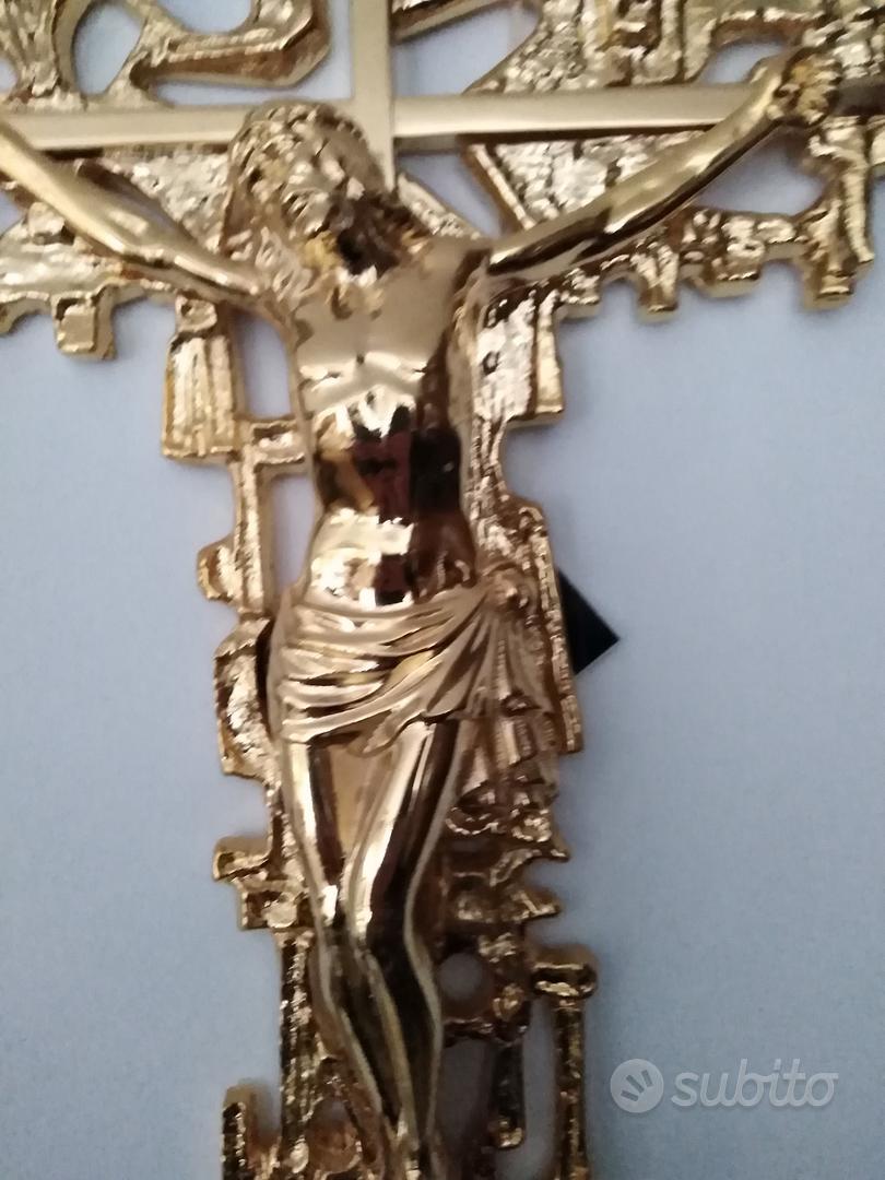 Ciondolo con crocifisso ortodosso con dettagli iconici