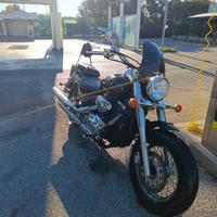 Moto custom Suzuki VL800 Volusia 