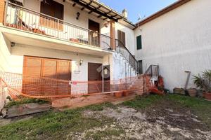 CASA SEMINDIPENDENTE A NARNI