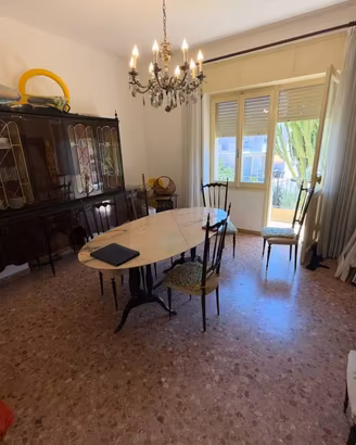 Appartamento di 140 m² con più di 5 locali a Porto