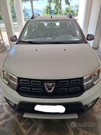 Dacia Sandero stepway GPL bianca