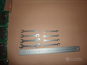Chiavi inox + tronchese + estrattore cuscinetti RC