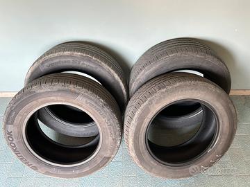 Pneumatici Hankook 215/65 R17.