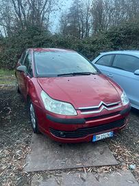 Citroen C4 rossa