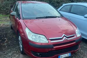 Citroen C4 rossa