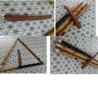 Escrima bastoni e coltello (in legno) e kimono