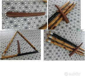 Escrima bastoni e coltello (in legno) e kimono