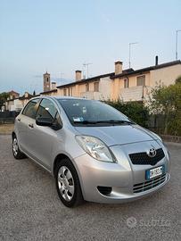 Toyota Yaris 1.0 benzina 5 porte - 2007