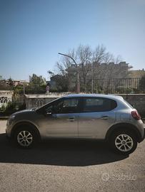 Citroën C3 pure tech 1.2 Shine. Benz.