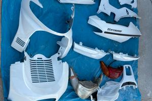 Carene suzuki burgman anno 2000