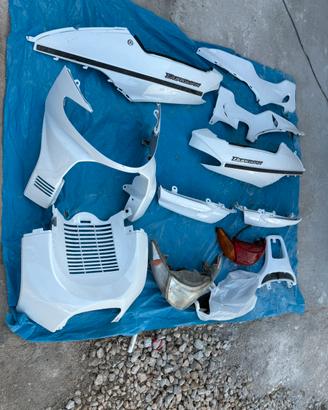 Carene suzuki burgman anno 2000