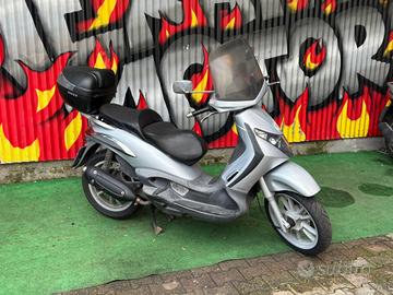 Piaggio Beverly 200