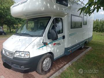 Camper mansardato roller team pegaso garage