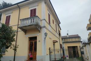 Appartamento di 160 m² con 4 locali e box auto dop