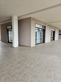 Fittasi locale commerciale