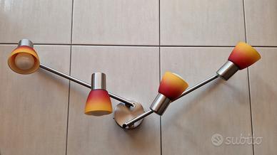 Lampadario da soffitto a bracci.