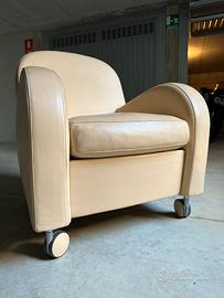 Poltrona FRAU modello DAISY 1800 entrambe