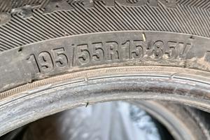 2 gomme estive usate