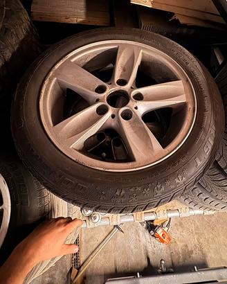 Cerchi bmw con gomme