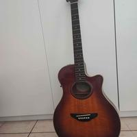 Yamaha Chitarra Acustica elettrificata