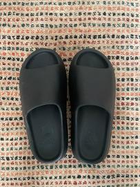 yeezy slides