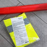 Triangolo più giubbino per auto