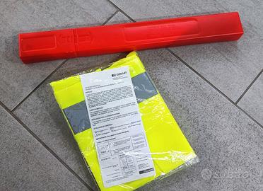 Triangolo più giubbino per auto