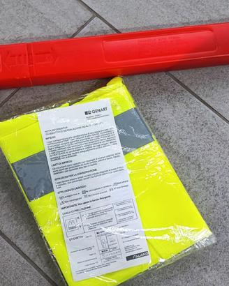 Triangolo più giubbino per auto