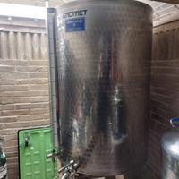 Cisterna in acciaio inox per olio da 550 litri