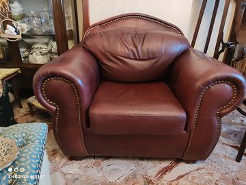 divano e poltrona pelle