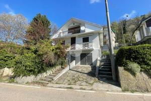 BIFAMILIARE A VALGIOIE