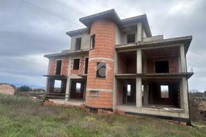 4 LOCALI A MARSCIANO