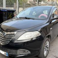 Lancia y elefantino