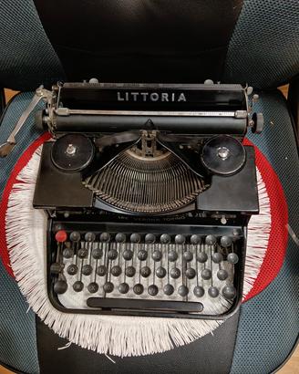 macchina da scrivere d'epoca Littoria
